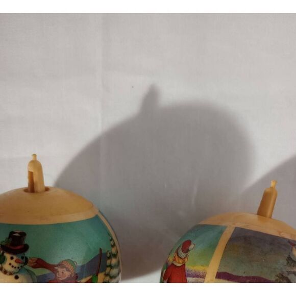 Vintage Christmas ornaments set of two, scenery - Picture 4 of 5